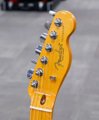 Fender - Limited Edition American Professional II Telecaster Thinline, Maple Fingerboard - White Blonde 2